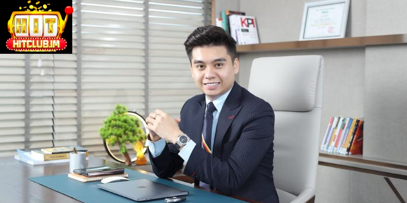 John Herry là lãnh đạo trẻ đầy tài năng của Hitclub